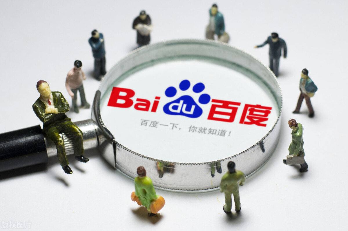 走秀时突然憋不住的萨摩耶